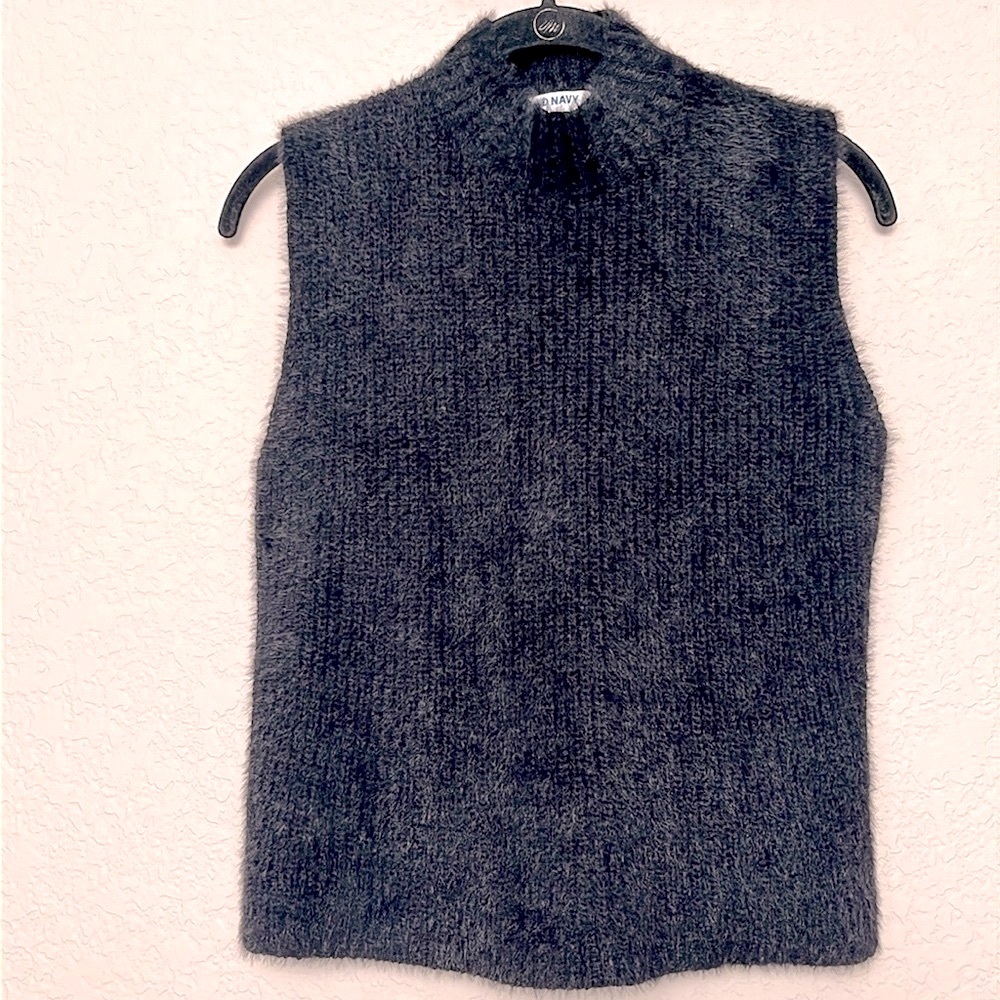 🌟HP🌟Old Navy Sleeveless Mock-Neck Eyelash Sweater
